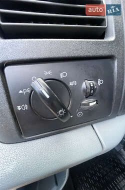 Грузовой фургон Ford Transit 2011 в 