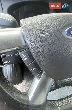 Грузовой фургон Ford Transit 2011 в 