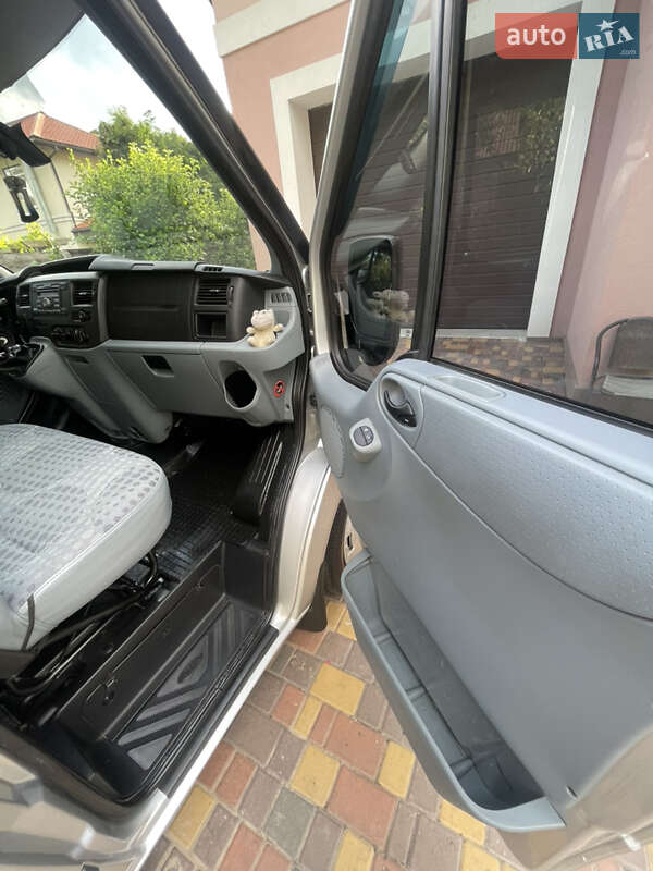 Грузовой фургон Ford Transit 2011 в Киеве