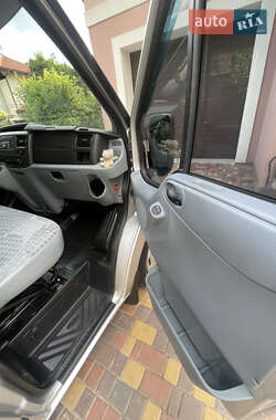 Грузовой фургон Ford Transit 2011 в 