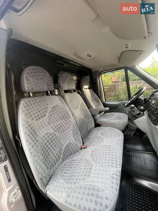 Грузовой фургон Ford Transit 2011 в Киеве