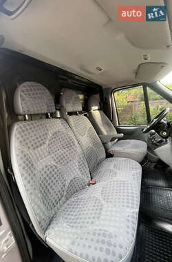 Грузовой фургон Ford Transit 2011 в 