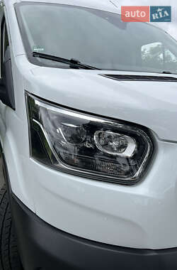 Вантажний фургон Ford Transit 2020 в 