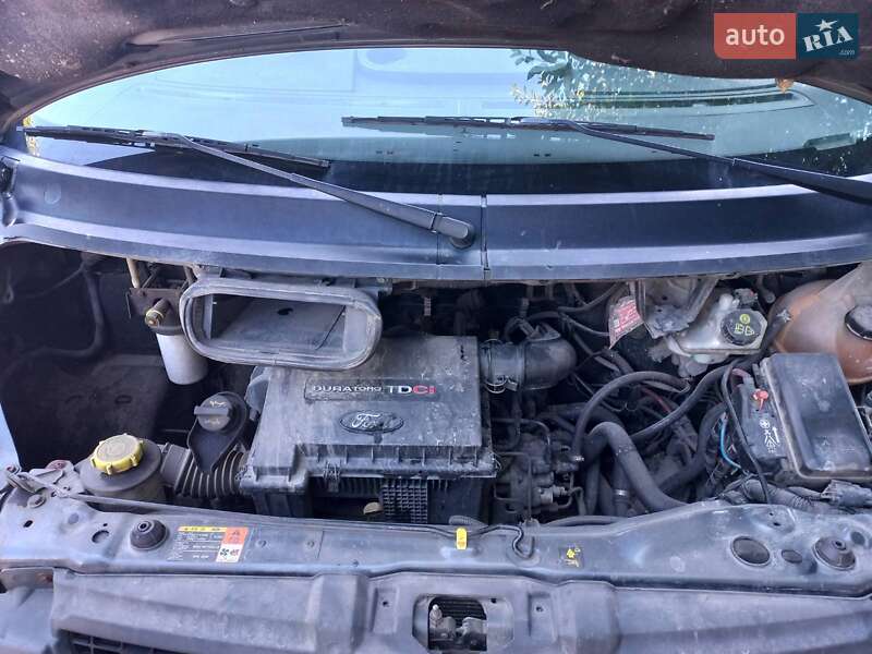 Грузопассажирский фургон Ford Transit 2007 в Ровно