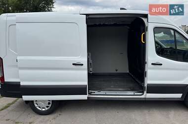 Грузовой фургон Ford Transit 2022 в 