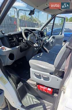 Грузовой фургон Ford Transit 2011 в 