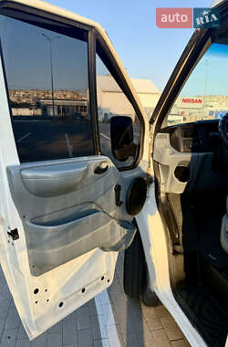 Вантажний фургон Ford Transit 2006 в 