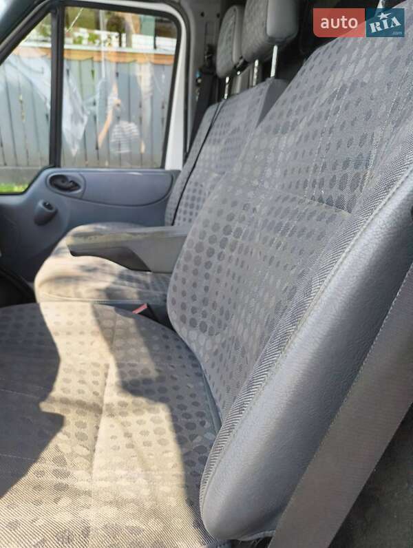 Вантажний фургон Ford Transit 2011 в Варві