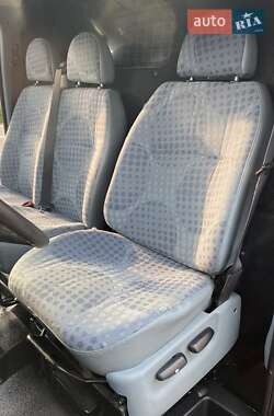Грузовой фургон Ford Transit 2012 в 