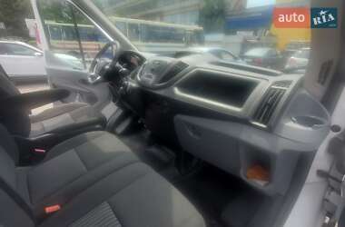 Грузовой фургон Ford Transit 2017 в 