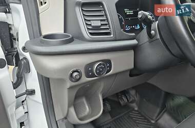 Вантажний фургон Ford Transit 2019 в 