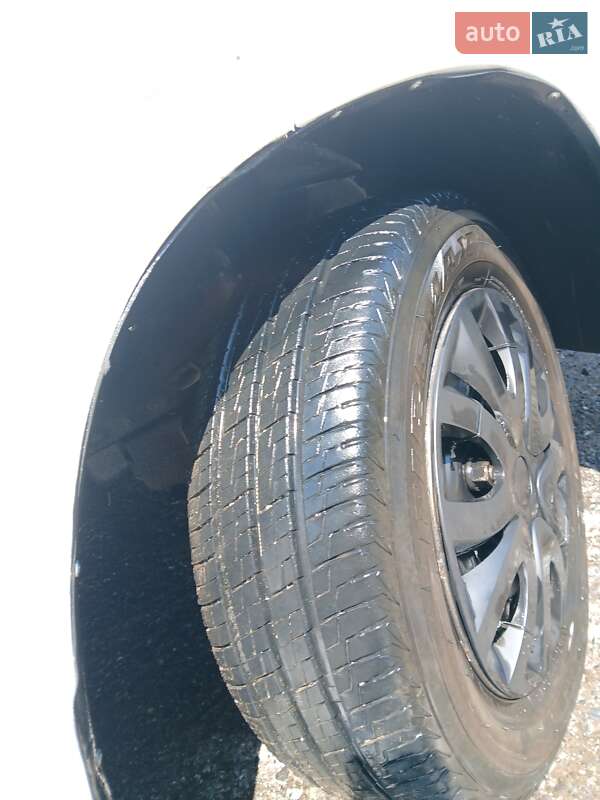 Микроавтобус Ford Transit 2000 в Гадяче