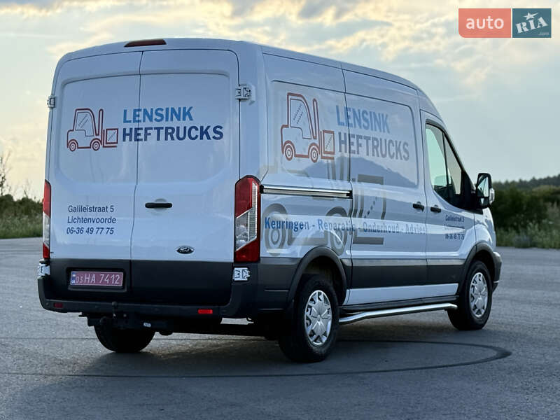 Вантажний фургон Ford Transit 2017 в Радивиліві