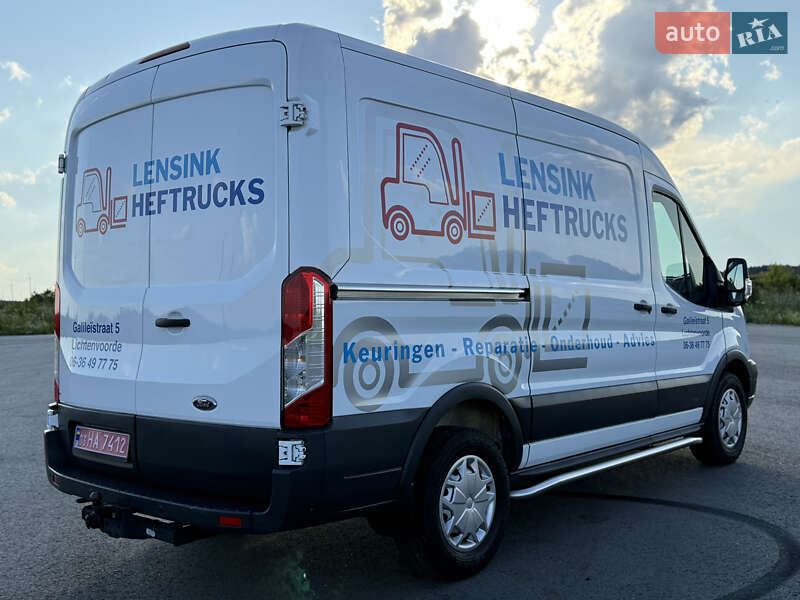 Вантажний фургон Ford Transit 2017 в Радивиліві