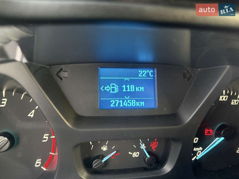 Вантажний фургон Ford Transit 2017 в Радивиліві
