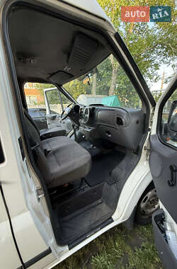 Вантажний фургон Ford Transit 2005 в 