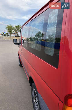 Вантажопасажирський фургон Ford Transit 2005 в 