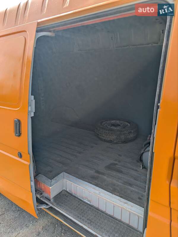 Грузовой фургон Ford Transit 1997 в Ровно
