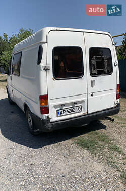 Грузовой фургон Ford Transit 2000 в 