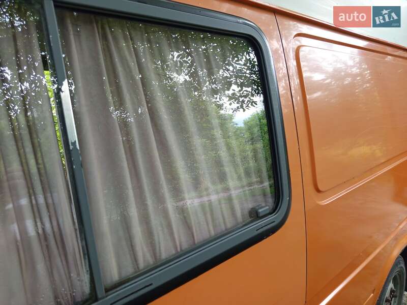 Грузопассажирский фургон Ford Transit 1998 в Бродах