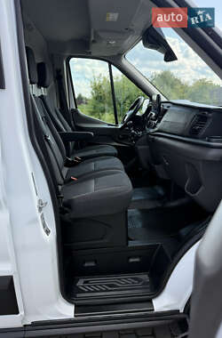 Грузовой фургон Ford Transit 2020 в 