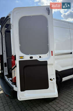 Грузовой фургон Ford Transit 2020 в 