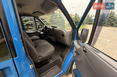 Вантажопасажирський фургон Ford Transit 2004 в 