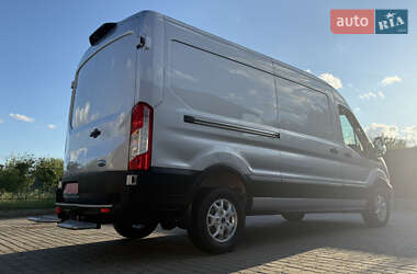 Грузовой фургон Ford Transit 2022 в 