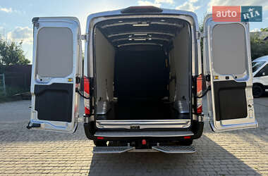 Грузовой фургон Ford Transit 2022 в 