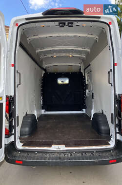 Грузовой фургон Ford Transit 2020 в 