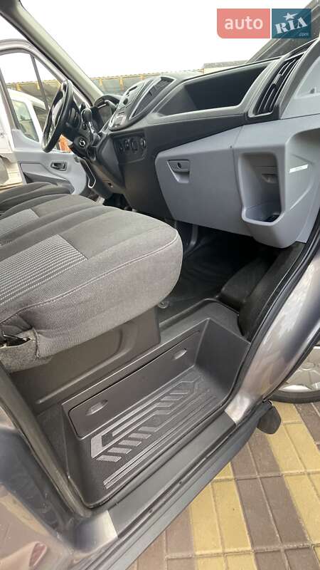 Грузовой фургон Ford Transit 2015 в Маневичах