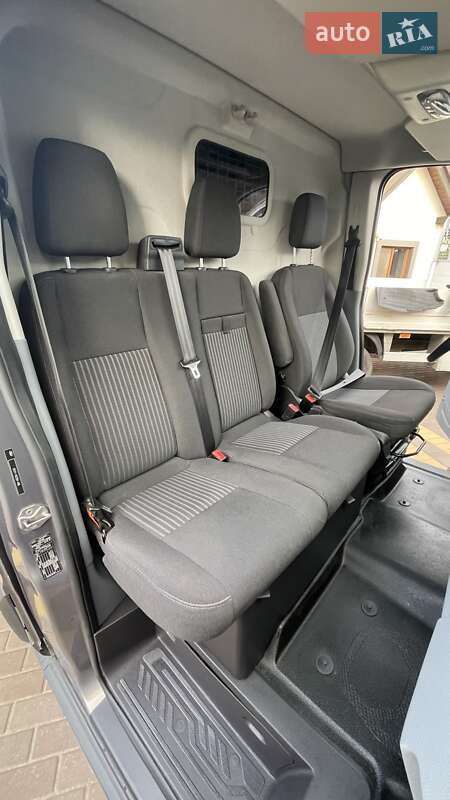 Грузовой фургон Ford Transit 2015 в Маневичах