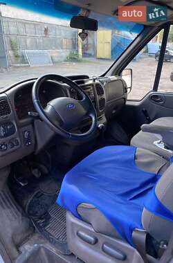 Грузовой фургон Ford Transit 2004 в 