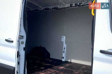 Грузовой фургон Ford Transit 2021 в 