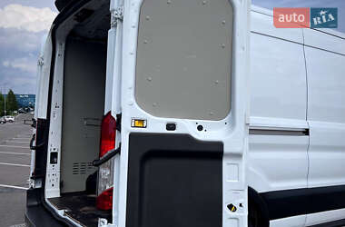 Грузовой фургон Ford Transit 2021 в 