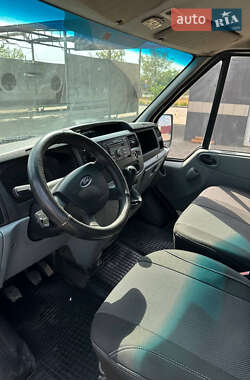 Грузовой фургон Ford Transit 2006 в 