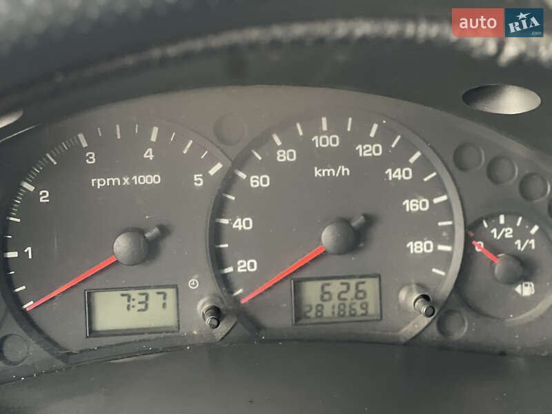 Грузовой фургон Ford Transit 2005 в Василькове
