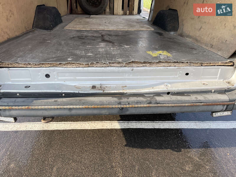 Грузовой фургон Ford Transit 2011 в Коростене