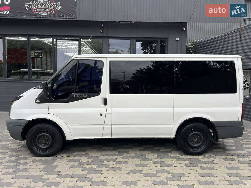 Микроавтобус Ford Transit 2008 в Черновцах