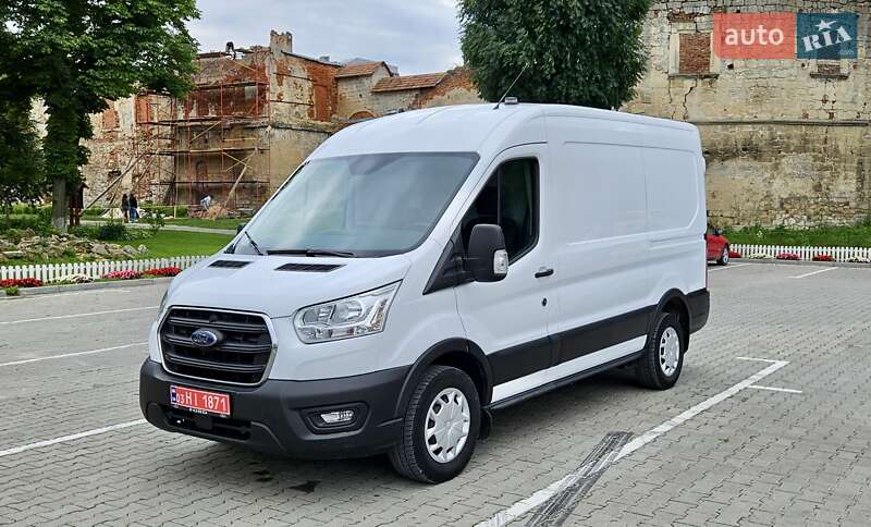Грузовой фургон Ford Transit 2021 в 