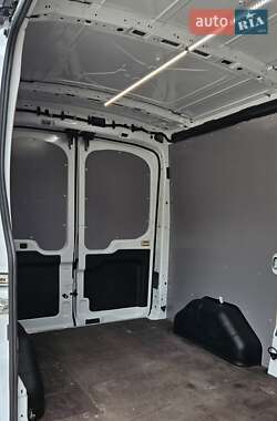 Грузовой фургон Ford Transit 2021 в 