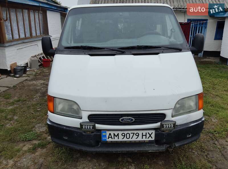 Микроавтобус Ford Transit 2000 в Житомире