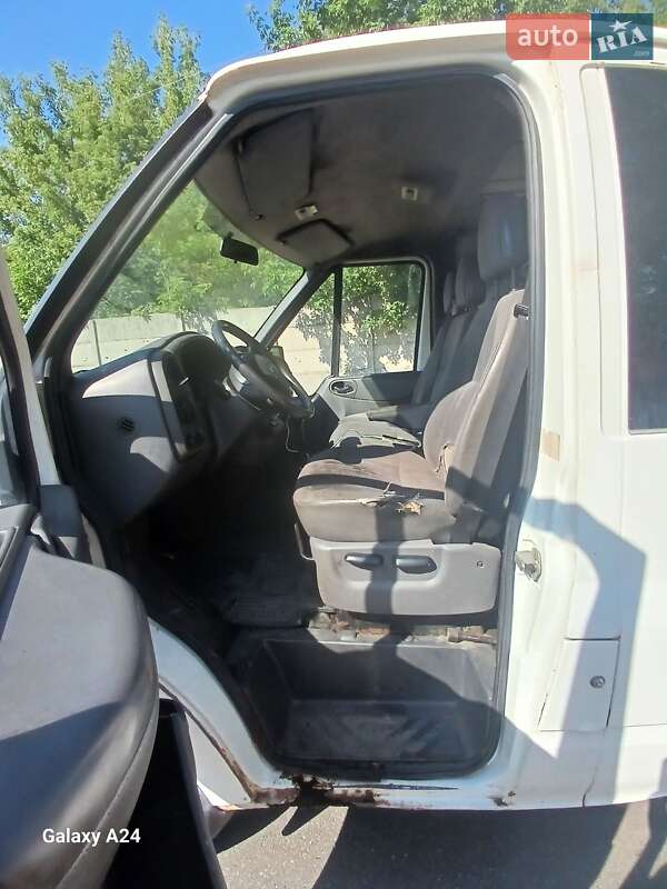 Грузовой фургон Ford Transit 2003 в Макарове