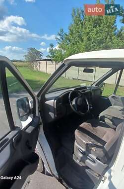 Грузовой фургон Ford Transit 2003 в 