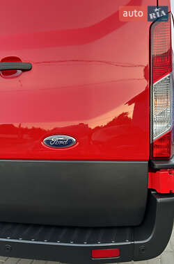 Грузовой фургон Ford Transit 2020 в 