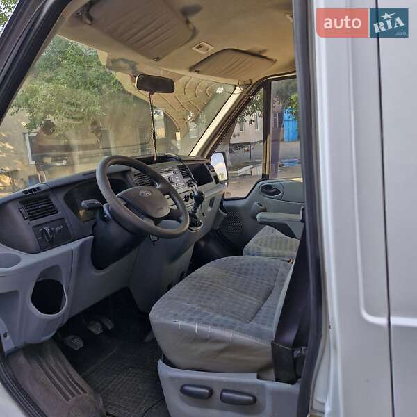 Вантажний фургон Ford Transit 2007 в Миколаєві