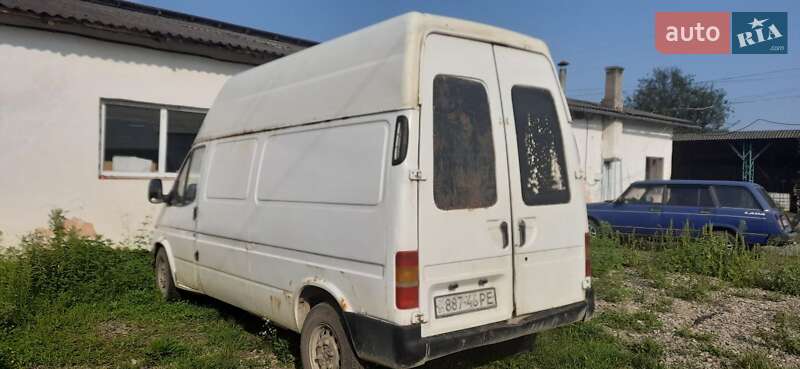 Грузовой фургон Ford Transit 1993 в Черновцах