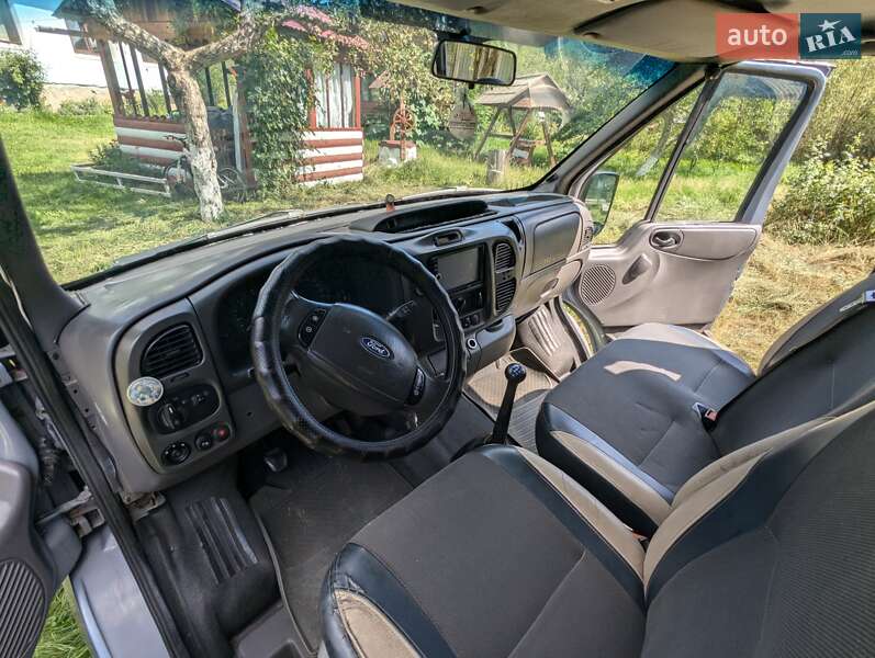 Микроавтобус Ford Transit 2002 в Яремче