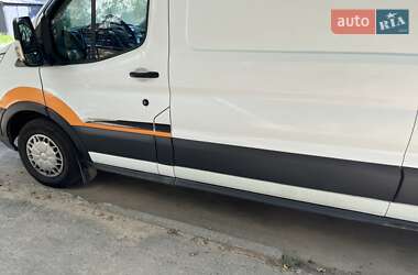 Вантажний фургон Ford Transit 2015 в 