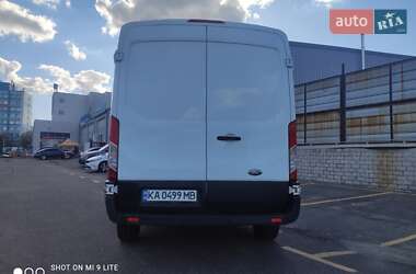 Грузовой фургон Ford Transit 2017 в 
